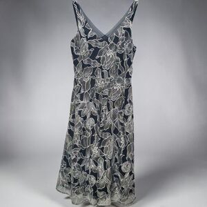 White House Black Market Midi Dress Womens 00 Black Ecru Floral Classic Cocktail